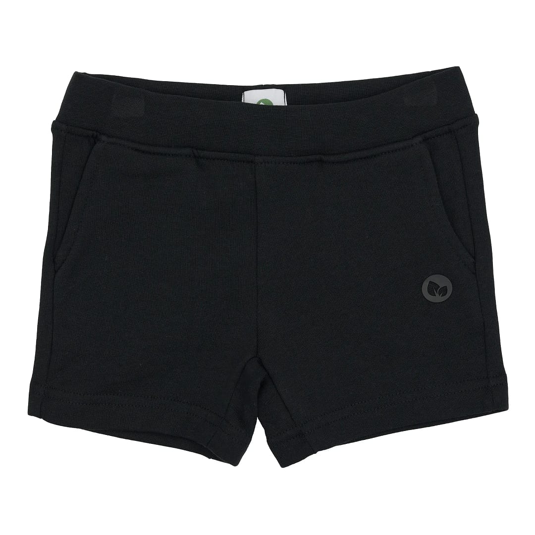Sweatshorts til børn i farven sort – eksklusivt sweatsæt fremstillet i blød og slidstærk Supima-bomuld, ideel til hverdagskomfort