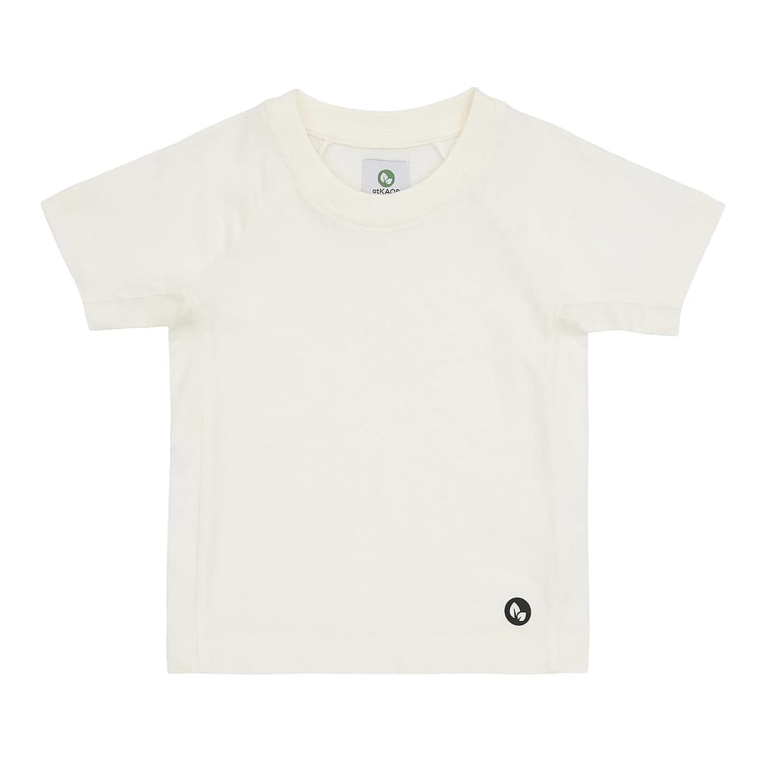Basic T-shirt til børn i farven hvid – komfortabel børnetrøje i blødt supima-bomuld, perfekt til hverdagsbrug