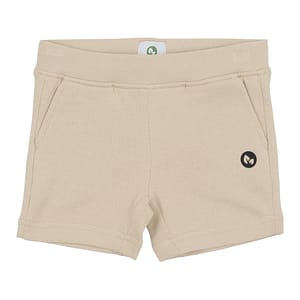 Sweatshorts til børn i farven beige – eksklusivt sweatsæt fremstillet i blød og slidstærk Supima-bomuld, ideel til hverdagskomfort