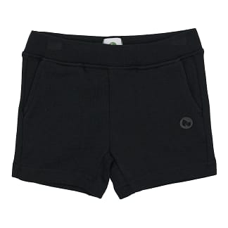 Sweatshorts til børn i farven sort – eksklusivt sweatsæt fremstillet i blød og slidstærk Supima-bomuld, ideel til hverdagskomfort